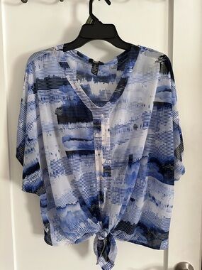 Alfani Blue & White Abstract Tie-Front Top